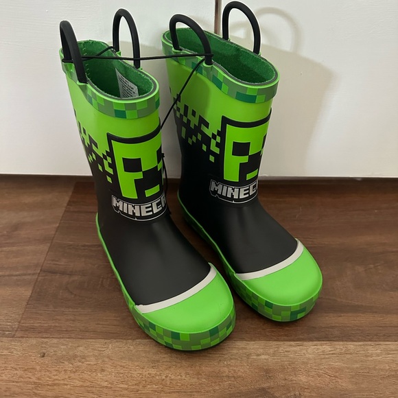 NEW Kid’s Minecraft Rain Boots Kids Size 10/11 NWT - Picture 7 of 10